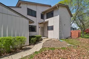 130 Windsor Dr, Vernon Hills, IL 60061 - Photo 1