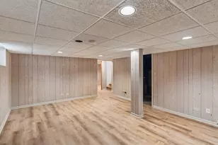 130 Windsor Dr, Vernon Hills, IL 60061 - Photo 10
