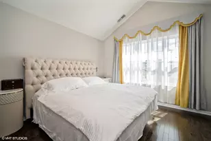 850 Lexington Cir W, Des Plaines, IL 60016 - Photo 10