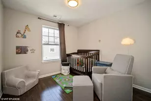 850 Lexington Cir W, Des Plaines, IL 60016 - Photo 8