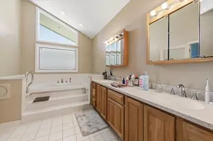 71 Oak Creek Dr, Yorkville, IL 60560 - Photo 18