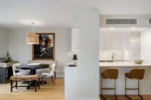 1310 N Ritchie Ct, Chicago, IL 60610 - Photo 2