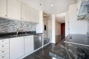 100 E Huron St, Chicago, IL 60611 - Photo 8