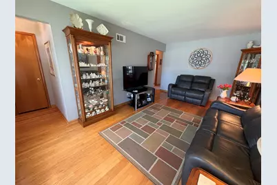 8759 Natoma Avenue, Oak Lawn, IL 60453 - Photo 4