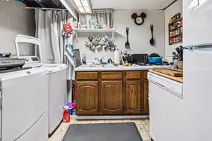 8330 Gross Point Rd, Morton Grove, IL 60053 - Photo 18