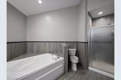 301 Lynwood Circle, Bloomingdale, IL 60108 - Photo 16
