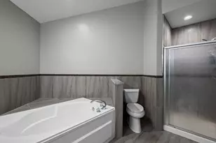 301 Lynwood Cir, Bloomingdale, IL 60108 - Photo 16