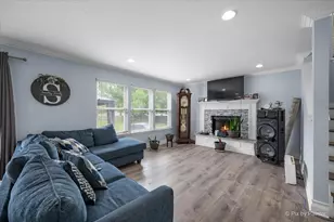 1900 Mayfield Ct, Romeoville, IL 60446 - Photo 10