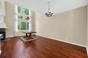 33 Stonegate Ln, Streamwood, IL 60107 - Photo 6