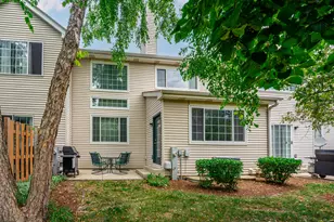 33 Stonegate Ln, Streamwood, IL 60107 - Photo 32