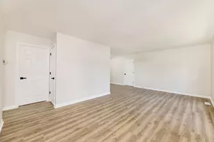 348 Seminole Ln, Carol Stream, IL 60188 - Photo 2