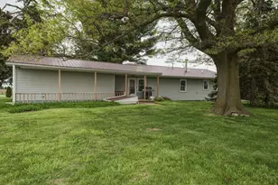 9896 Lincoln Rd, Morrison, IL 61270 - Photo 4