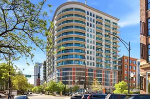 340 W Superior St, Chicago, IL 60654 - Photo 1