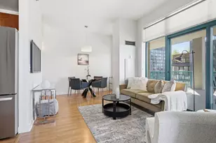340 W Superior St, Chicago, IL 60654 - Photo 6