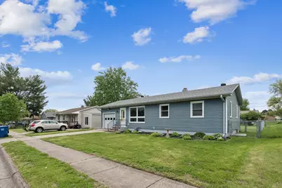 3323 W Denison Avenue, Davenport, IA 52804 - Photo 2