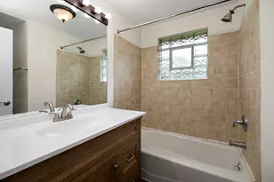 112 N El Dorado Dr, Kankakee, IL 60901 - Photo 16
