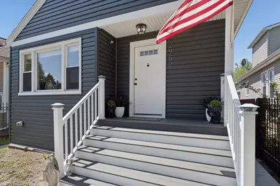 2952 N Mobile Avenue, Chicago, IL 60634 - Photo 2