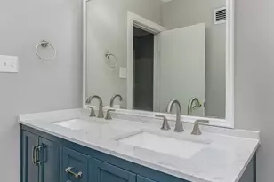 2908 26th St, Moline, IL 61265 - Photo 36