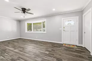2908 26th St, Moline, IL 61265 - Photo 10
