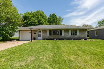 2908 26th Street, Moline, IL 61265 - Photo 2