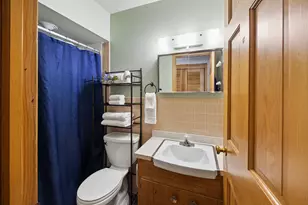 566 Michigan Ave, Aurora, IL 60506 - Photo 8