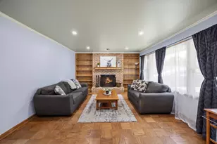 566 Michigan Ave, Aurora, IL 60506 - Photo 6