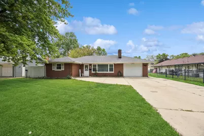 566 Michigan Avenue, Aurora, IL 60506 - Photo 2