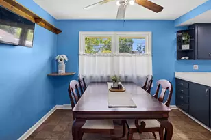 566 Michigan Ave, Aurora, IL 60506 - Photo 10