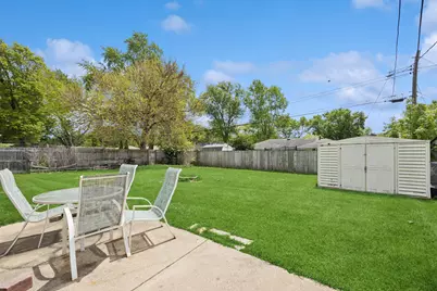 566 Michigan Avenue, Aurora, IL 60506 - Photo 18