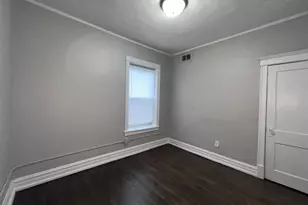 2707 E 78th St, Chicago, IL 60649 - Photo 18