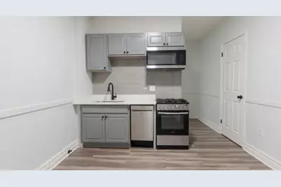 3649 W Montrose Avenue #1M, Chicago, IL 60618 - Photo 2