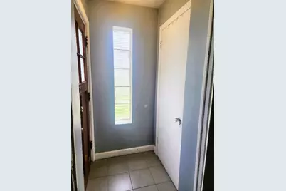 409-11 W Keith Avenue, Waukegan, IL 60085 - Photo 4