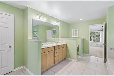 426 Heatherwood Drive SE, Oswego, IL 60543 - Photo 8