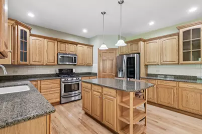 426 Heatherwood Drive SE, Oswego, IL 60543 - Photo 2