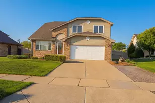 8732 W Surrey Park, Palos Hills, IL 60465 - Photo 1