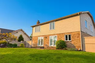 8732 W Surrey Park, Palos Hills, IL 60465 - Photo 2