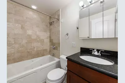 1364 W Greenleaf Avenue #1S, Chicago, IL 60626 - Photo 10