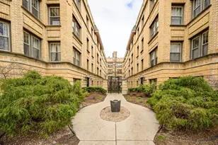 1364 W Greenleaf Ave, Chicago, IL 60626 - Photo 2