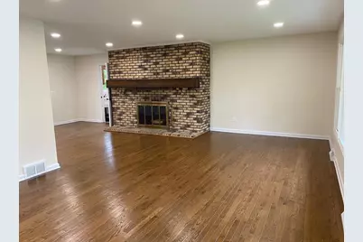 10340 W Paddock Avenue, Beach Park, IL 60087 - Photo 4