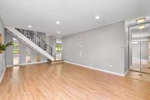 146 Inverrary Ln, Deerfield, IL 60015 - Photo 8
