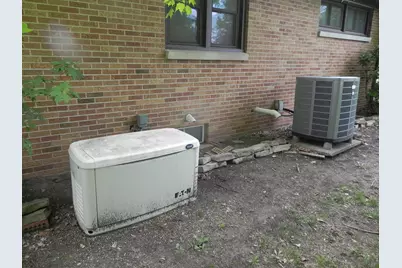 9 E North Court, Decatur, IL 62526 - Photo 26