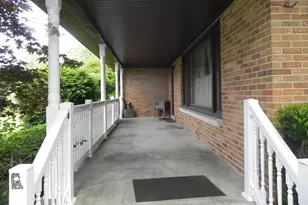 9 E North Ct, Decatur, IL 62526 - Photo 2