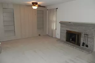 9 E North Ct, Decatur, IL 62526 - Photo 6