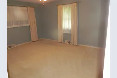 9 E North Court, Decatur, IL 62526 - Photo 14