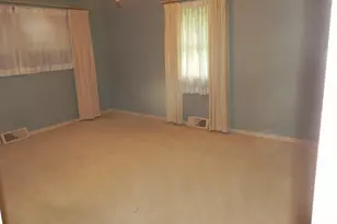 9 E North Ct, Decatur, IL 62526 - Photo 14
