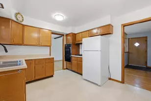 18345 Pierce Ave, Homewood, IL 60430 - Photo 8