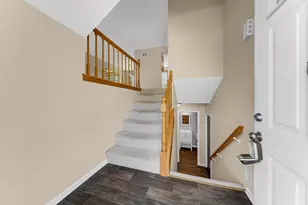 217 Atlantic Dr, Vernon Hills, IL 60061 - Photo 4