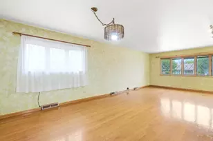 8642 Gross Point Rd, Skokie, IL 60077 - Photo 8