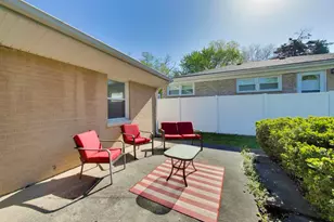 2113 Seward St, Evanston, IL 60202 - Photo 4