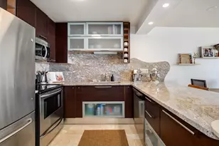 1360 N Sandburg Terrace, Chicago, IL 60610 - Photo 10